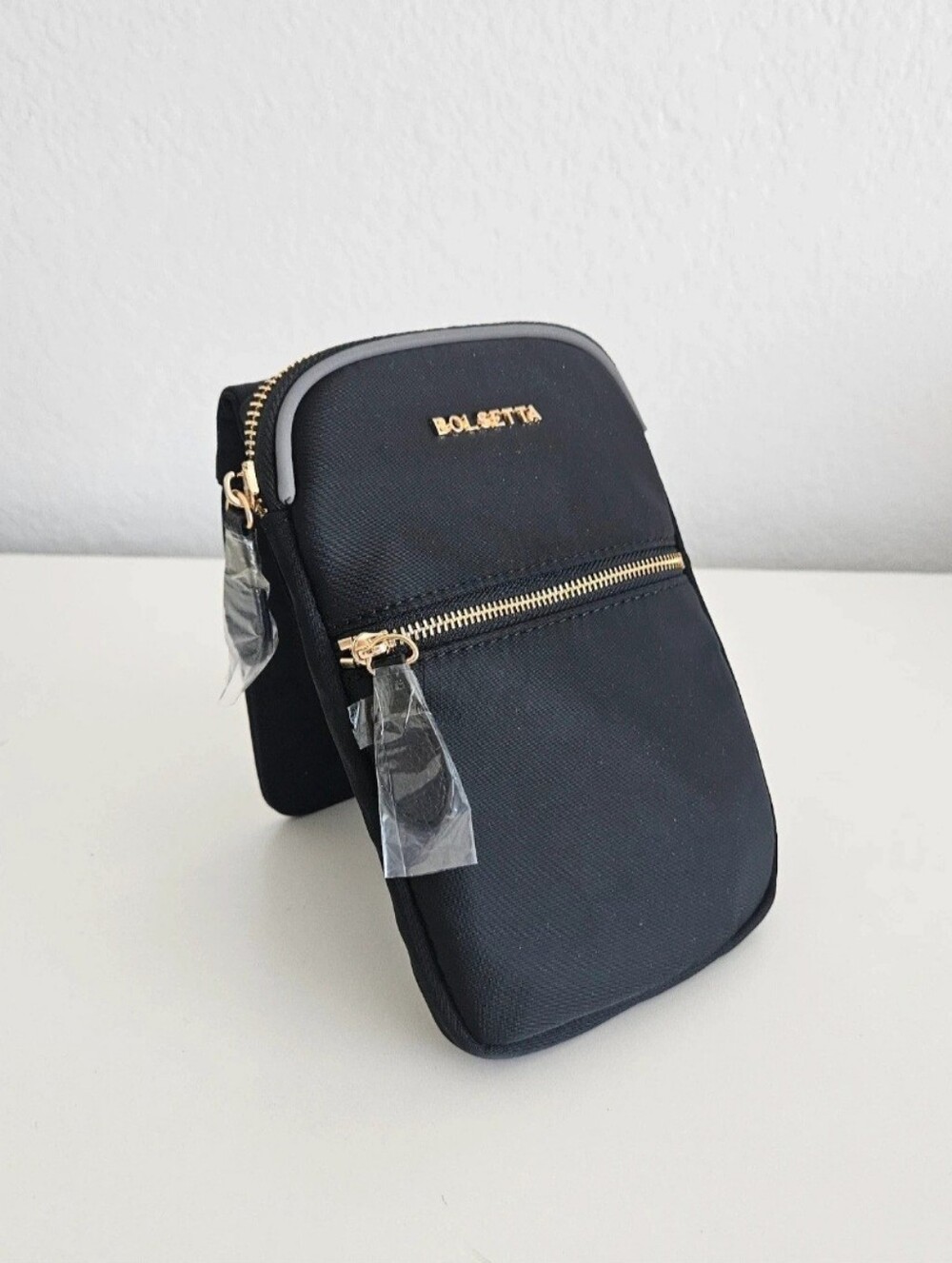 NEW Bolsetta Magnetic Hip Pouch Wallet RFID Blocking Travel Daily Use Black